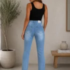 0526 38 Denim lichtblauw push up broek